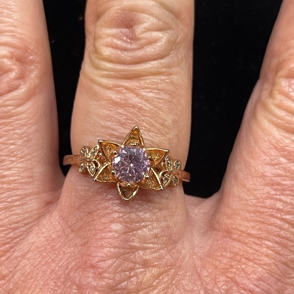 Jewelry - FREE Ring with Purchase (Ring is not new)